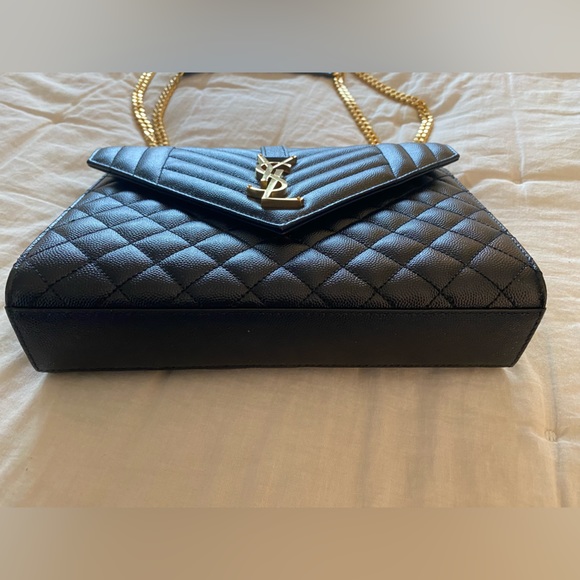 Never worn, medium Envelope Saint Laurent bag. - Picture 2 of 4
